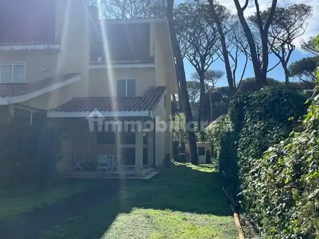 Villa in vendita a Fiumicino