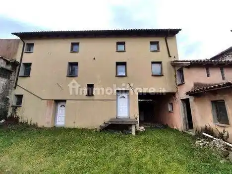 Appartamento in vendita a Santa Maria la Longa