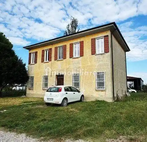 Casa indipendente in vendita a Ferrara