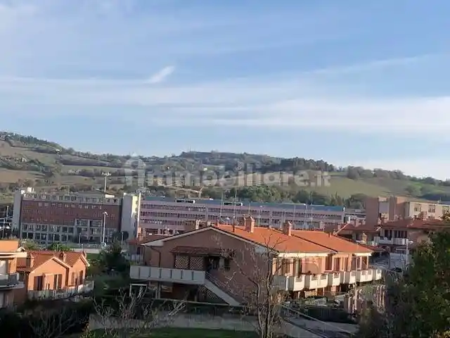 Appartamento in affitto a Ancona