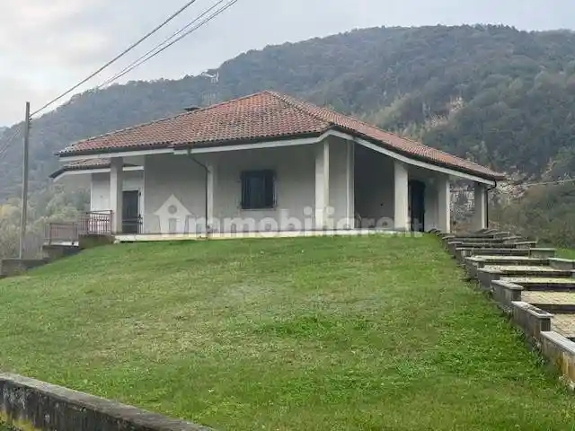 Villa in vendita a Rossana
