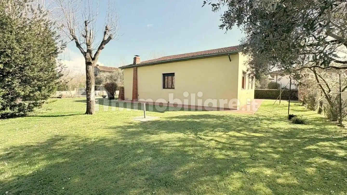 Villa in vendita a Lucca