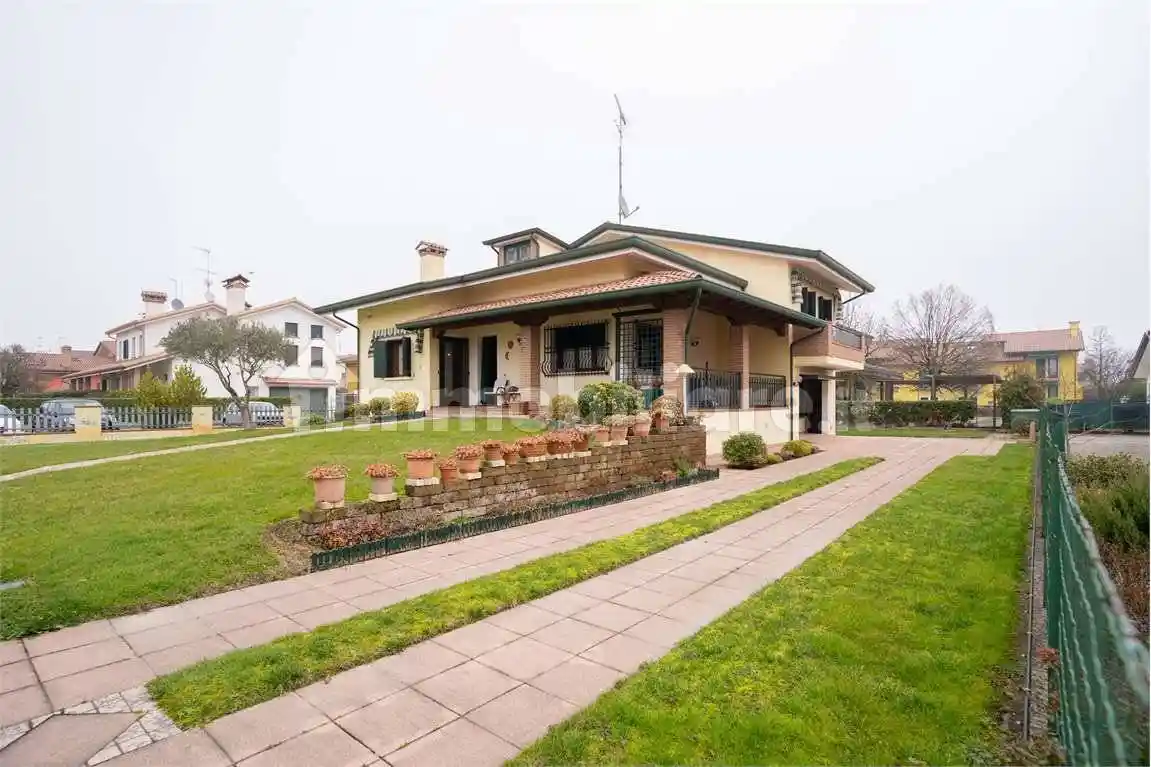 Villa in vendita a Torre di Mosto