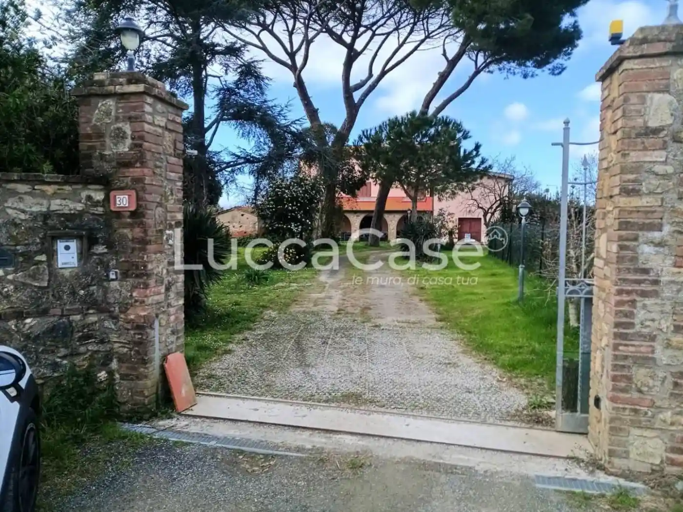 Rustico - Casale in vendita a Cecina