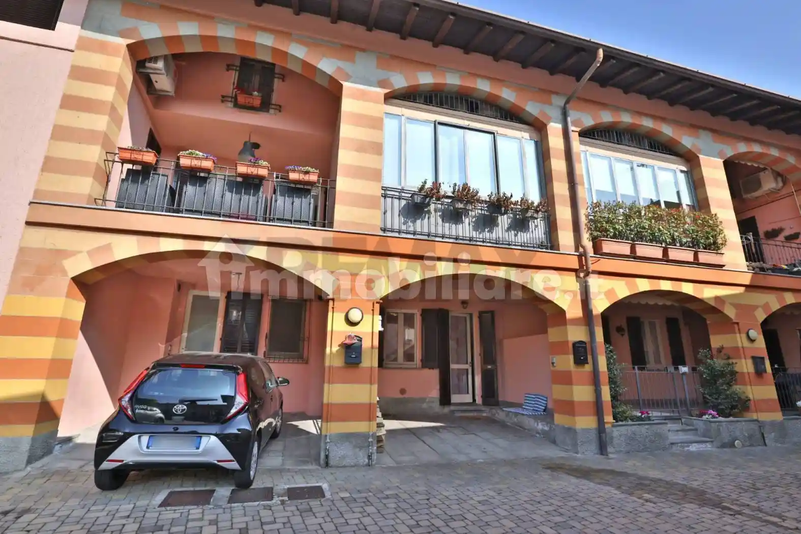 Casa indipendente in vendita a Longone al Segrino