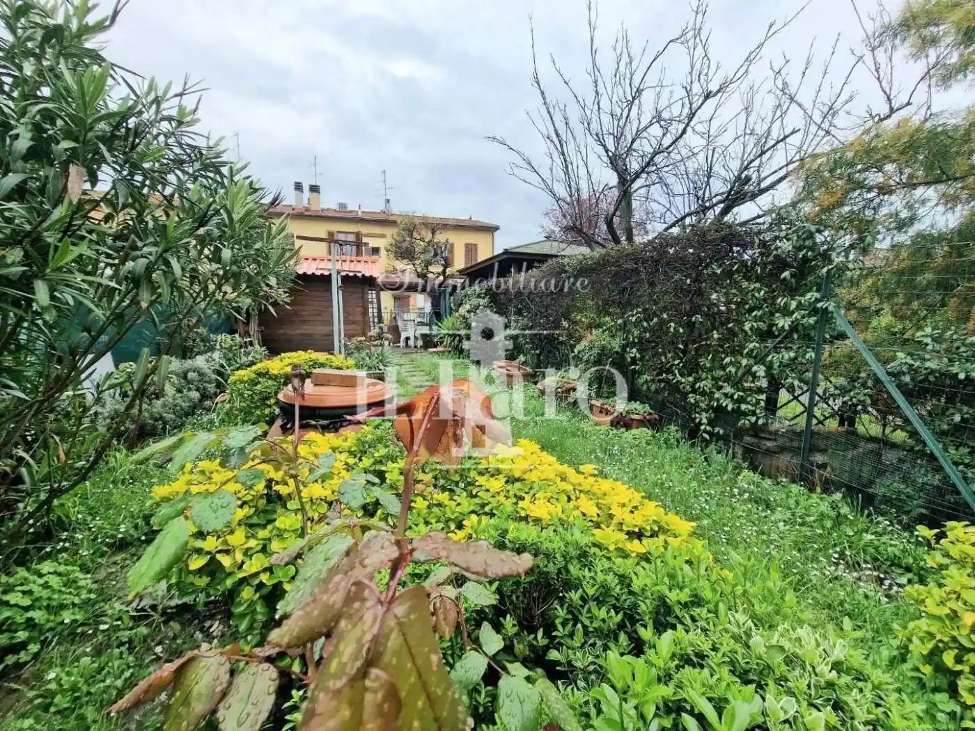 Casa indipendente in vendita a Campi Bisenzio