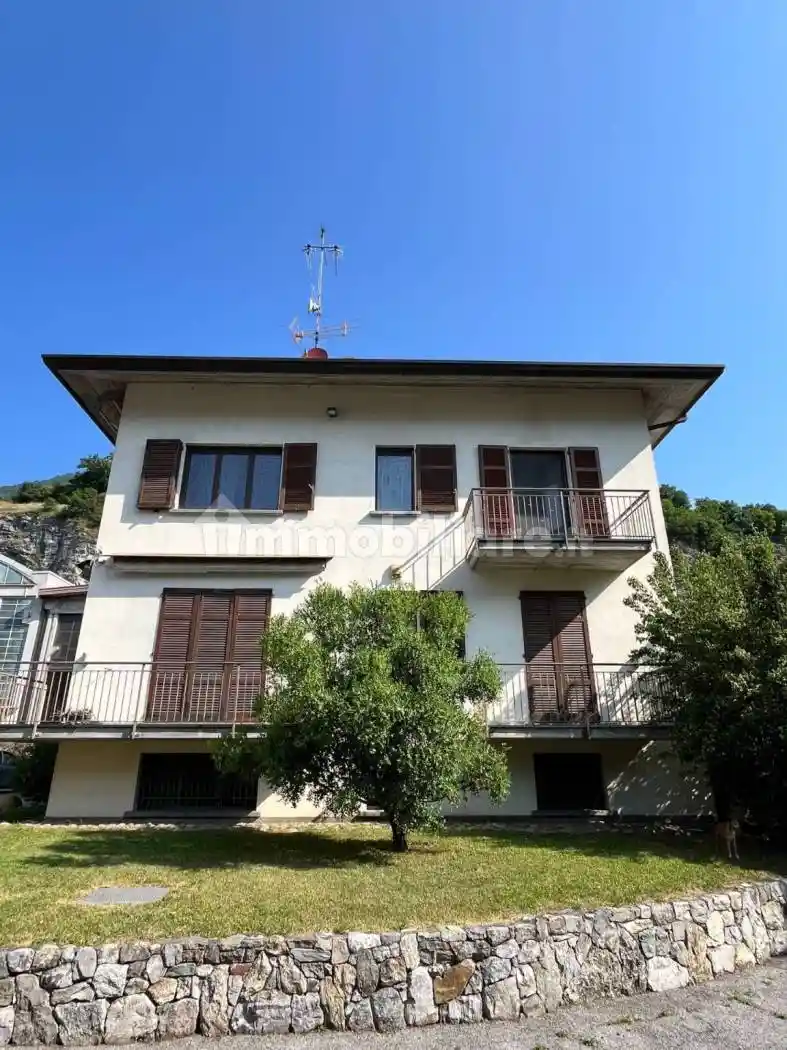 Casa indipendente in vendita a Canzo