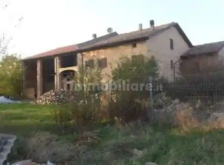 Palazzo - Stabile in vendita a Albinea