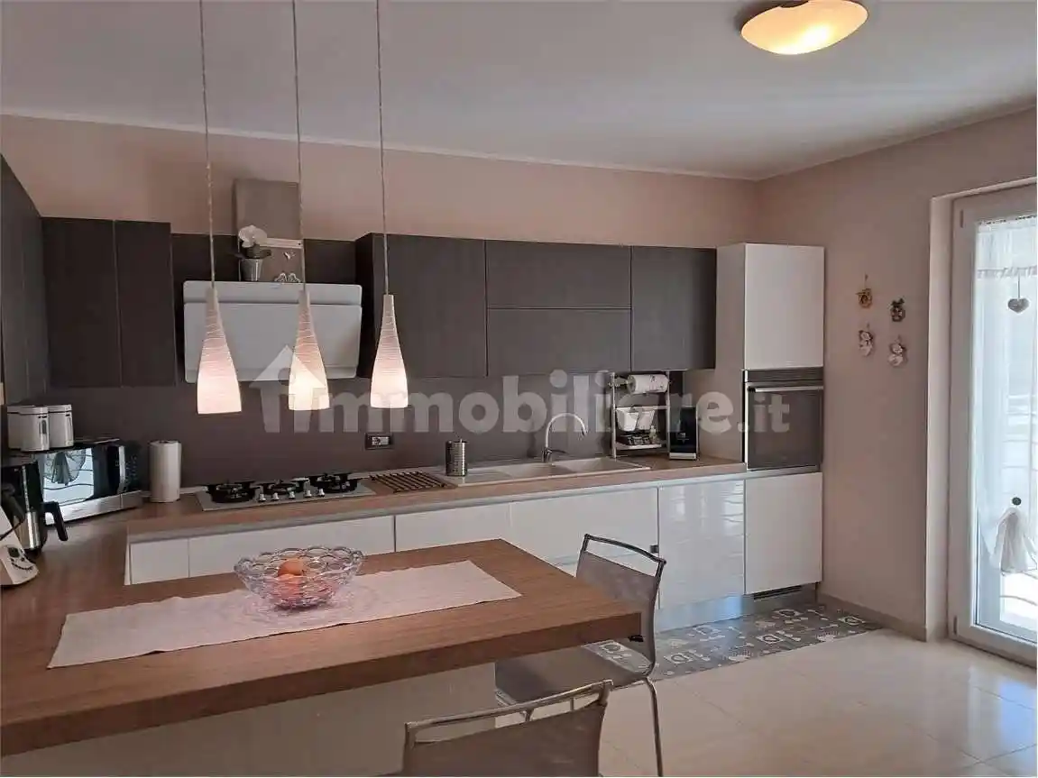 Palazzo - Edificio in vendita a Calvi Risorta