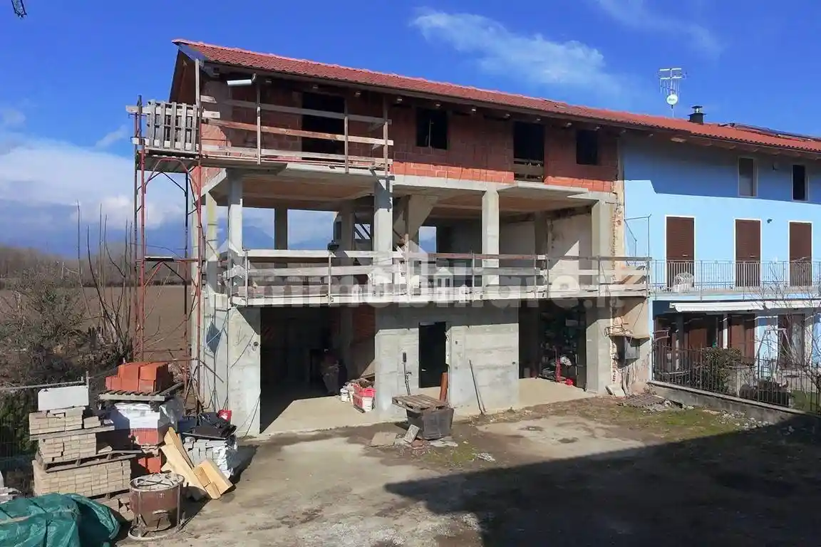 Casa indipendente in vendita a Strambino