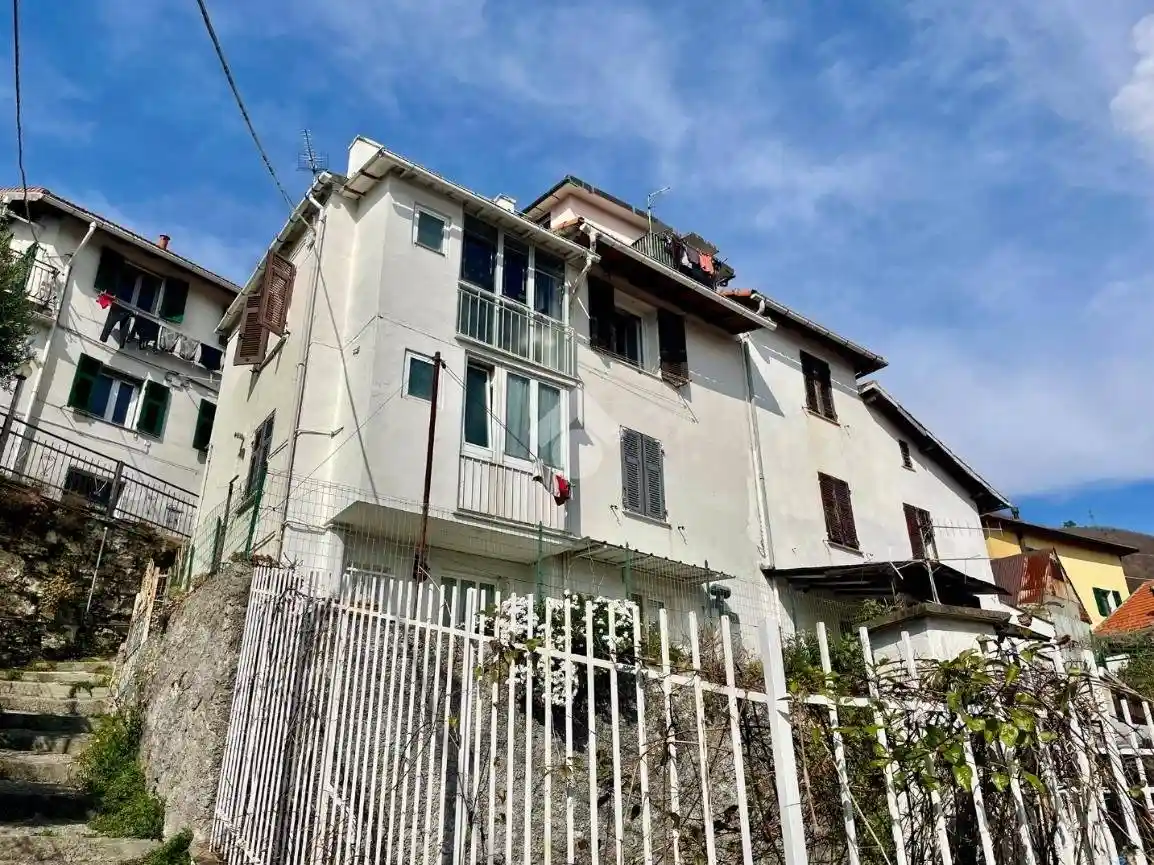 Casa indipendente in vendita a Genova