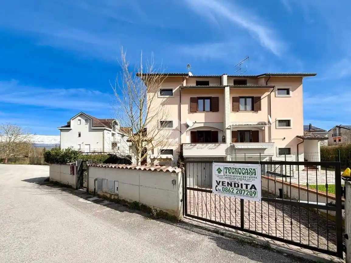 Villa in vendita a Fossa