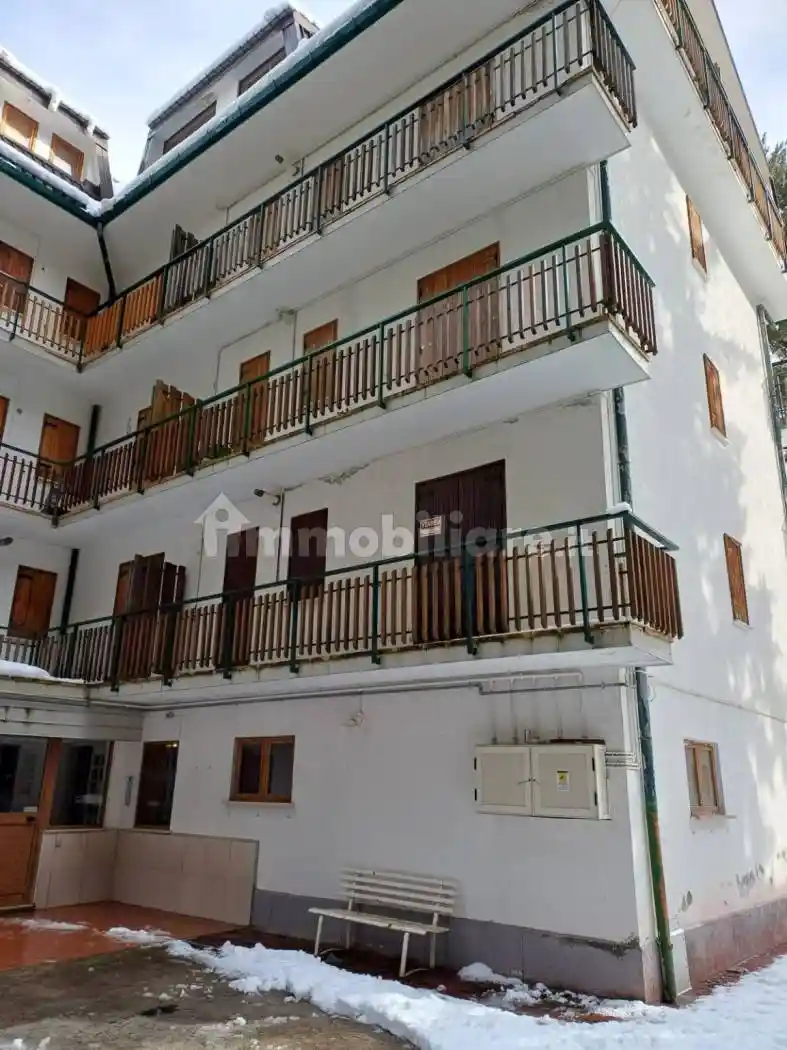 Palazzo - Edificio in vendita a Spezzano della Sila