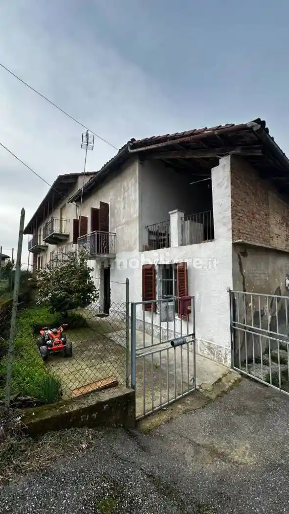Casa indipendente in vendita a Viale