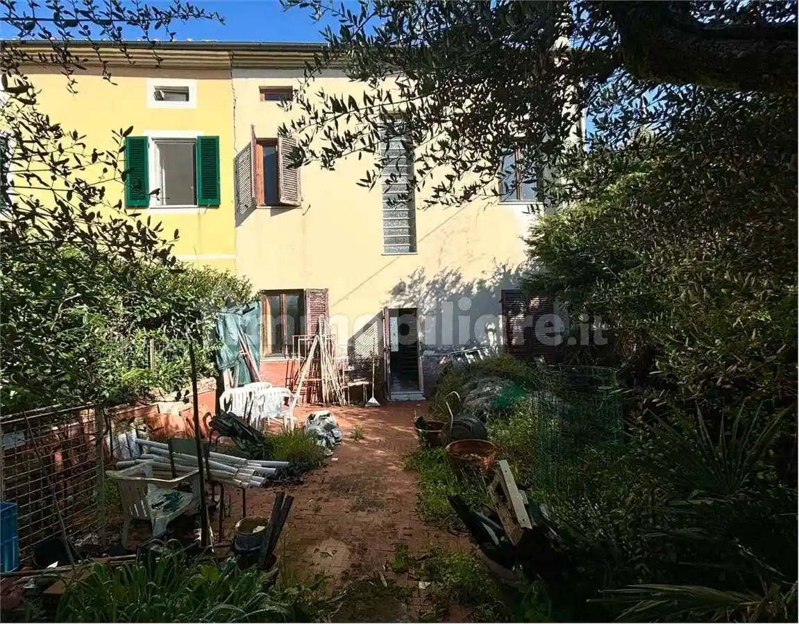Casa indipendente in vendita a Lucca