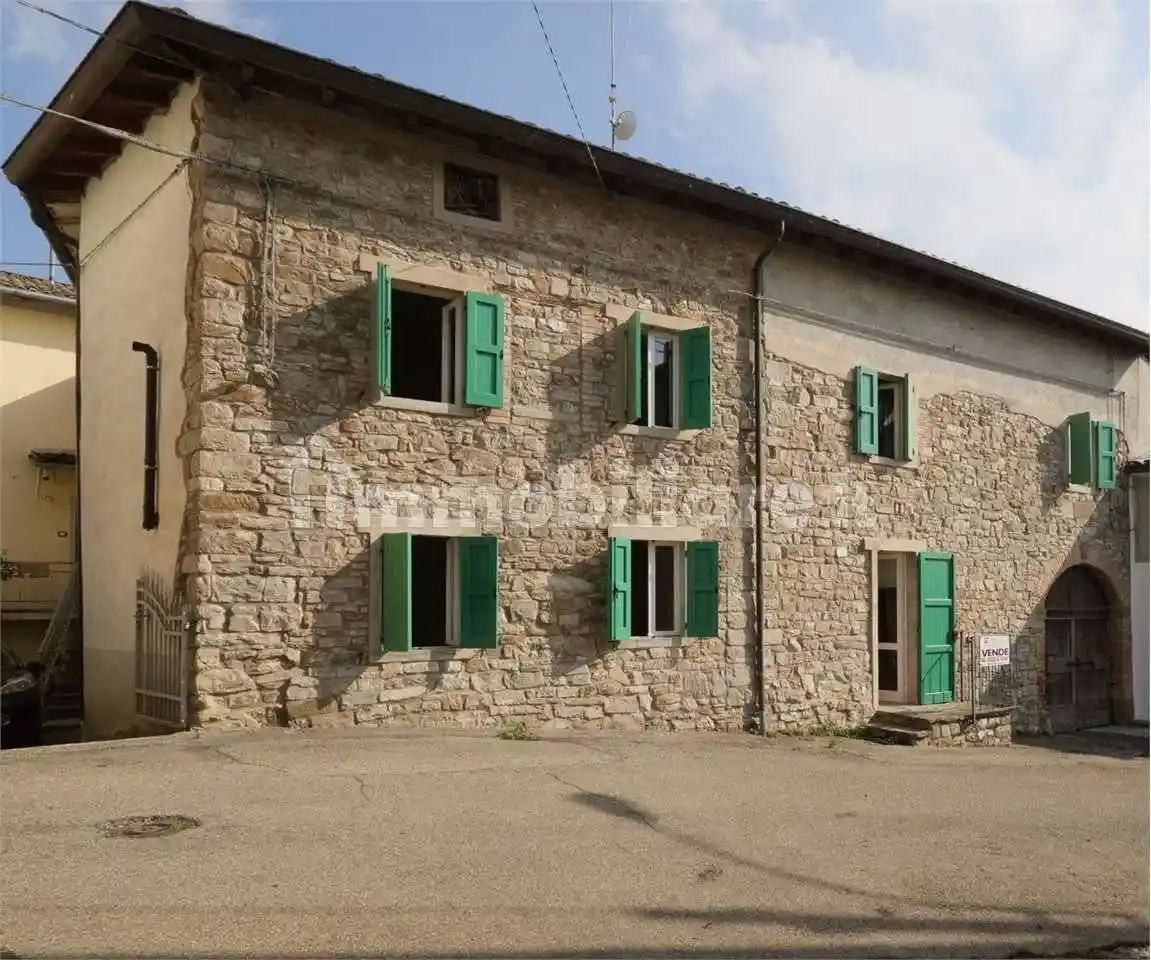 Villa in vendita a Canossa