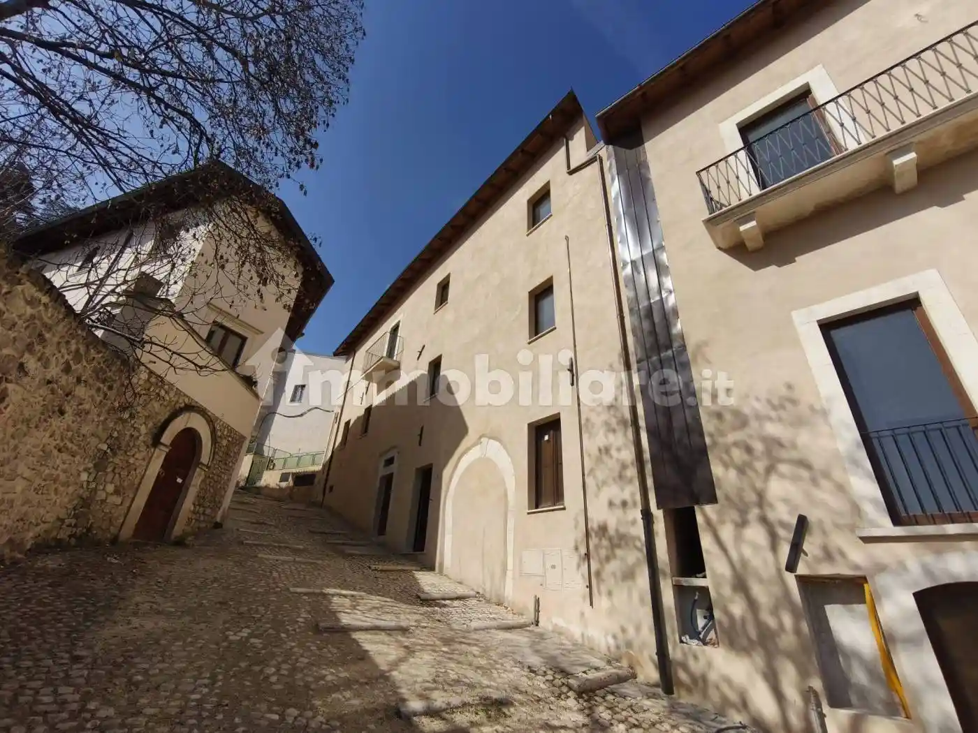 Casa indipendente in vendita a L'Aquila