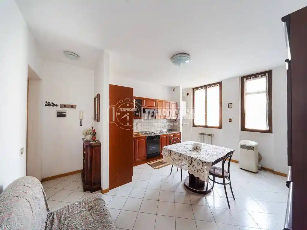 Appartamento in vendita a Villasanta