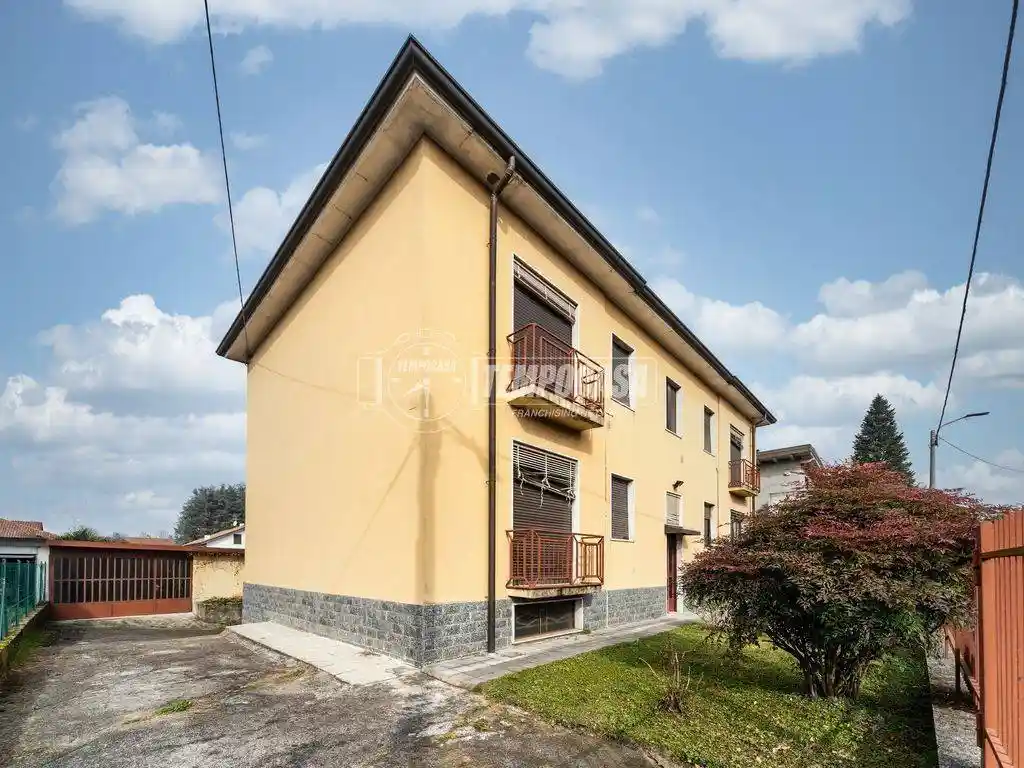 Villa in vendita a Villasanta