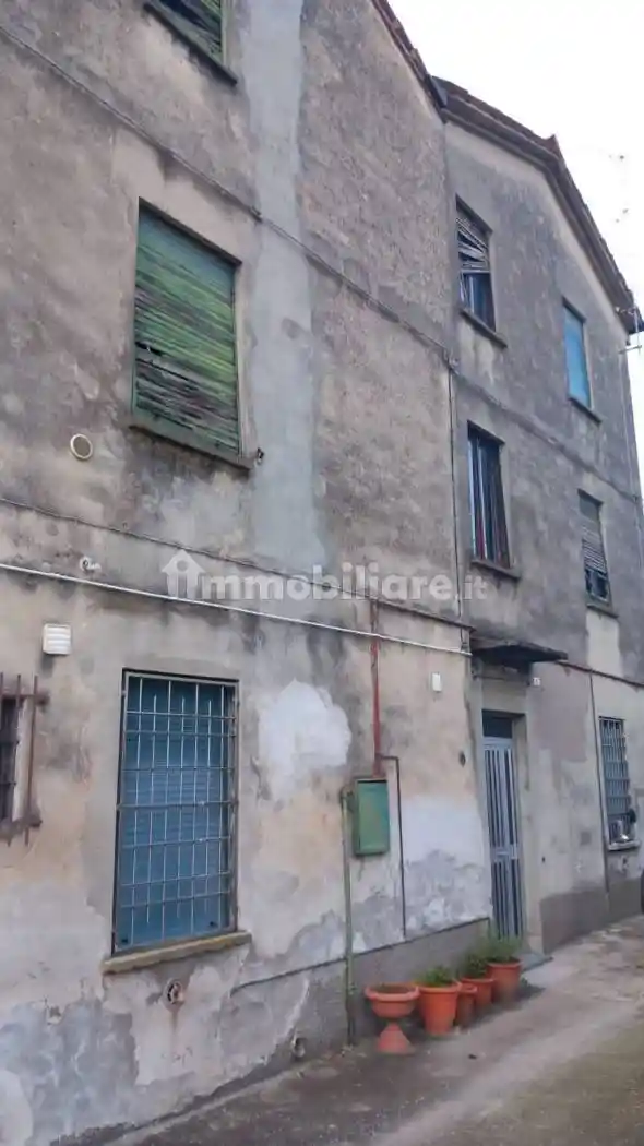 Rustico - Casale in vendita a Castelvetro Piacentino