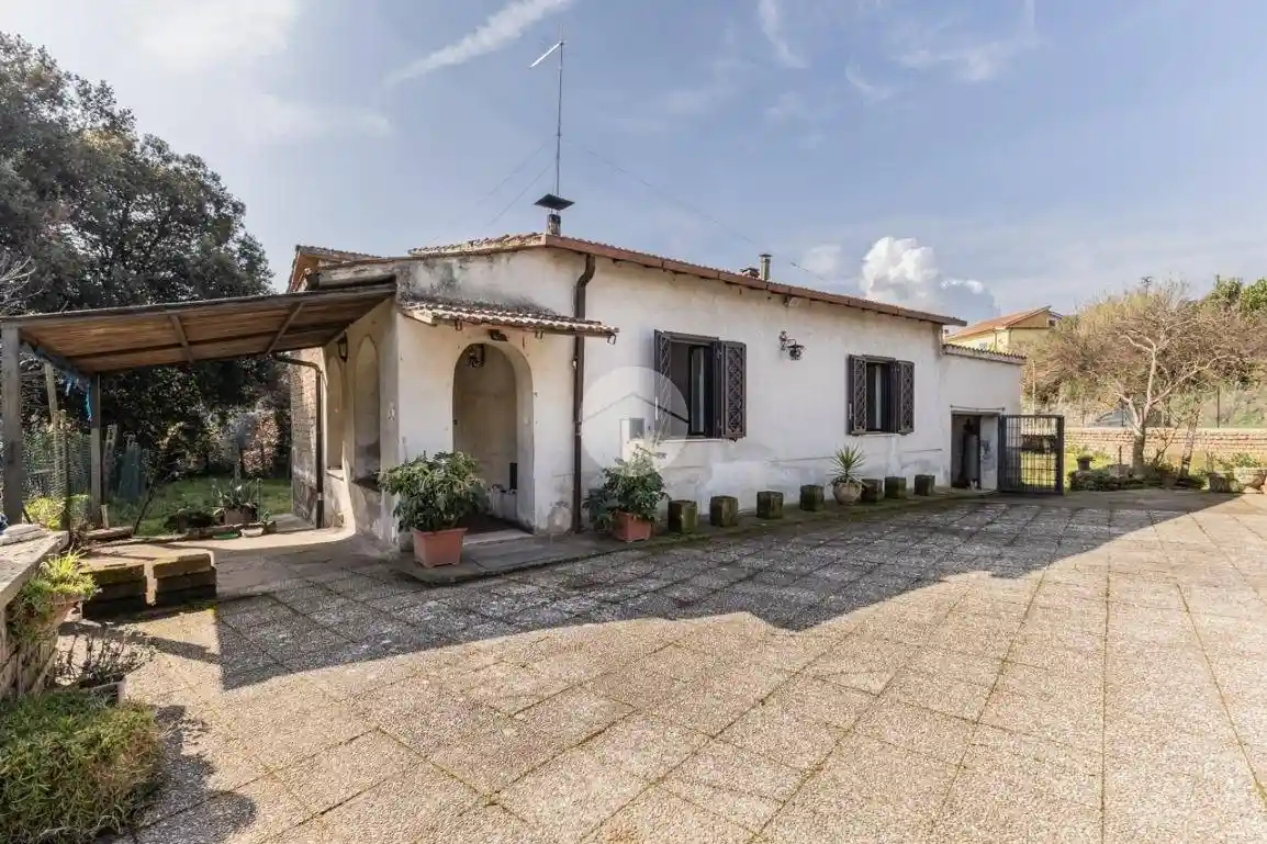 Villa in vendita a Nepi