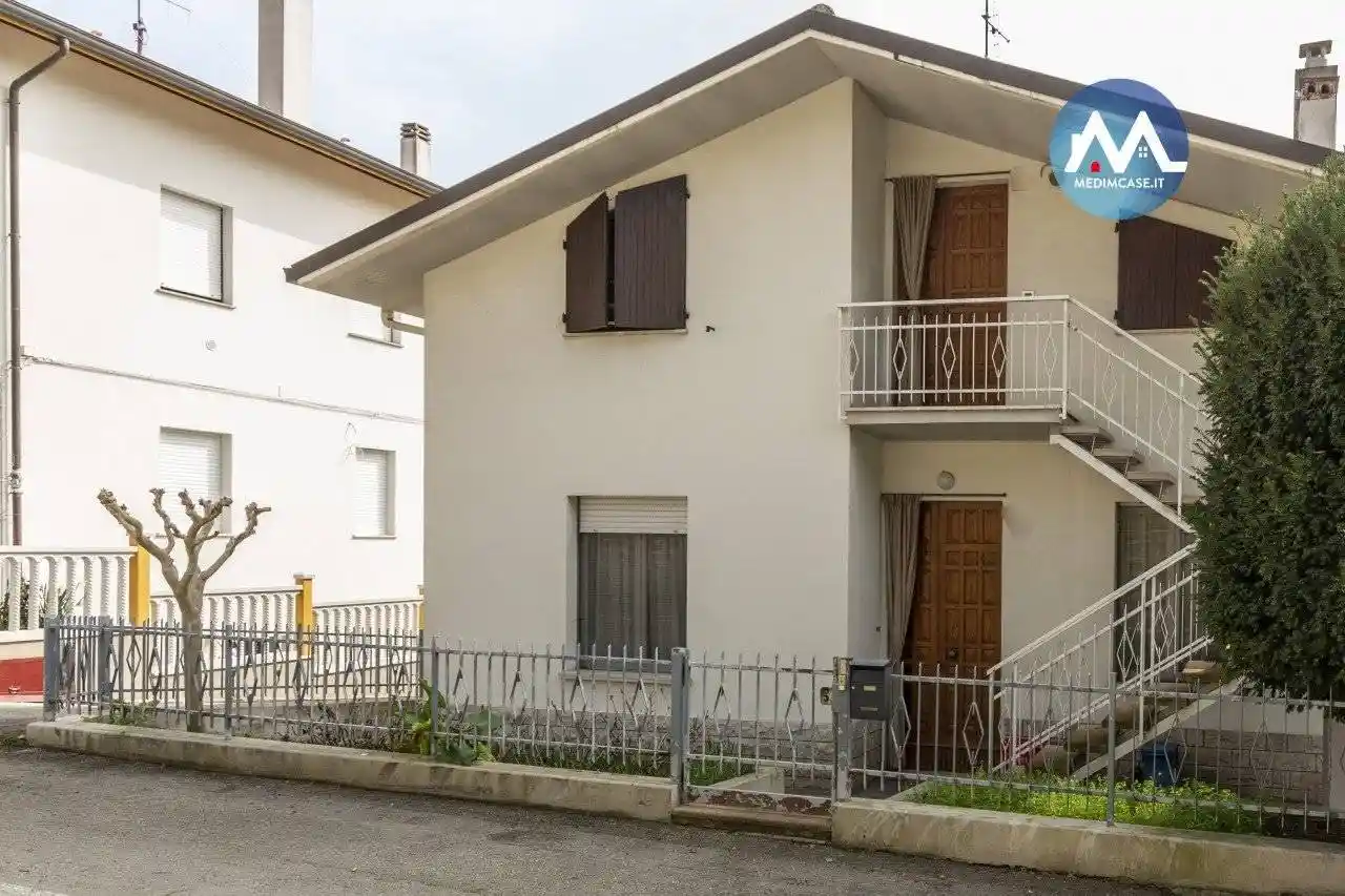 Casa indipendente in vendita a Pesaro