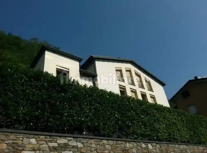 Villa in vendita a Sondrio