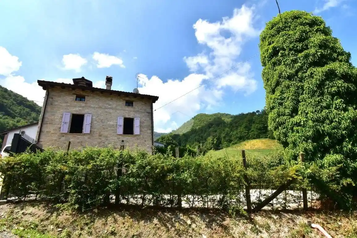 Casa indipendente in vendita a Calestano
