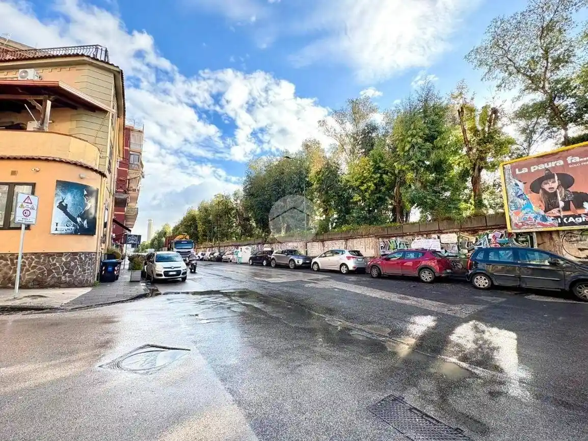 Appartamento in vendita a Napoli