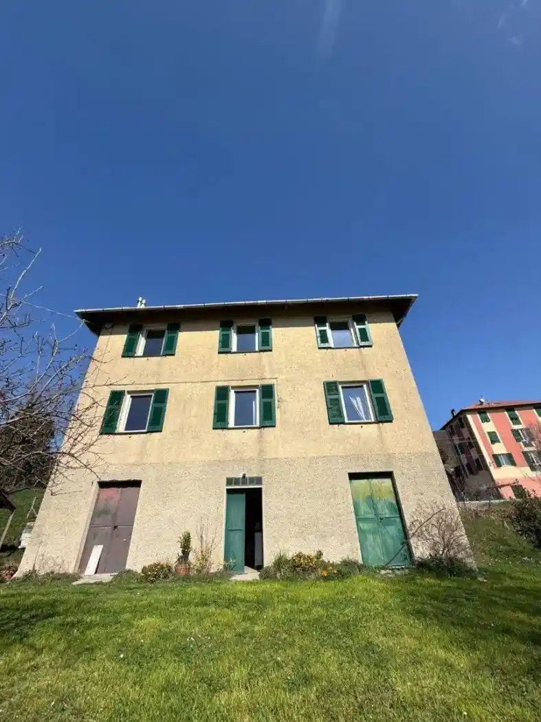 Villa in vendita a Serra Riccò