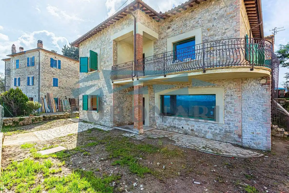 Palazzo - Edificio in vendita a Baschi