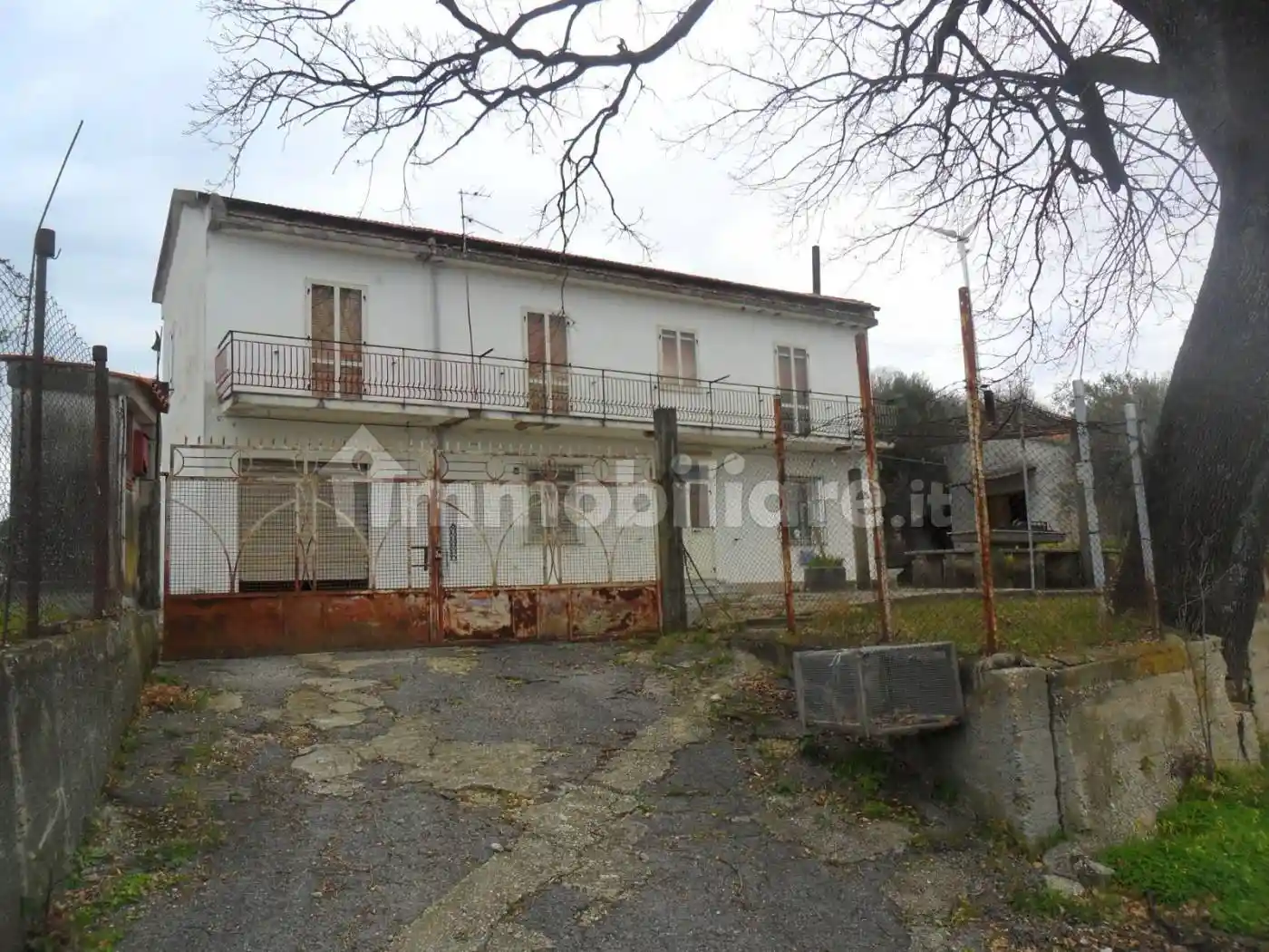 Rustico - Casale in vendita a Serre