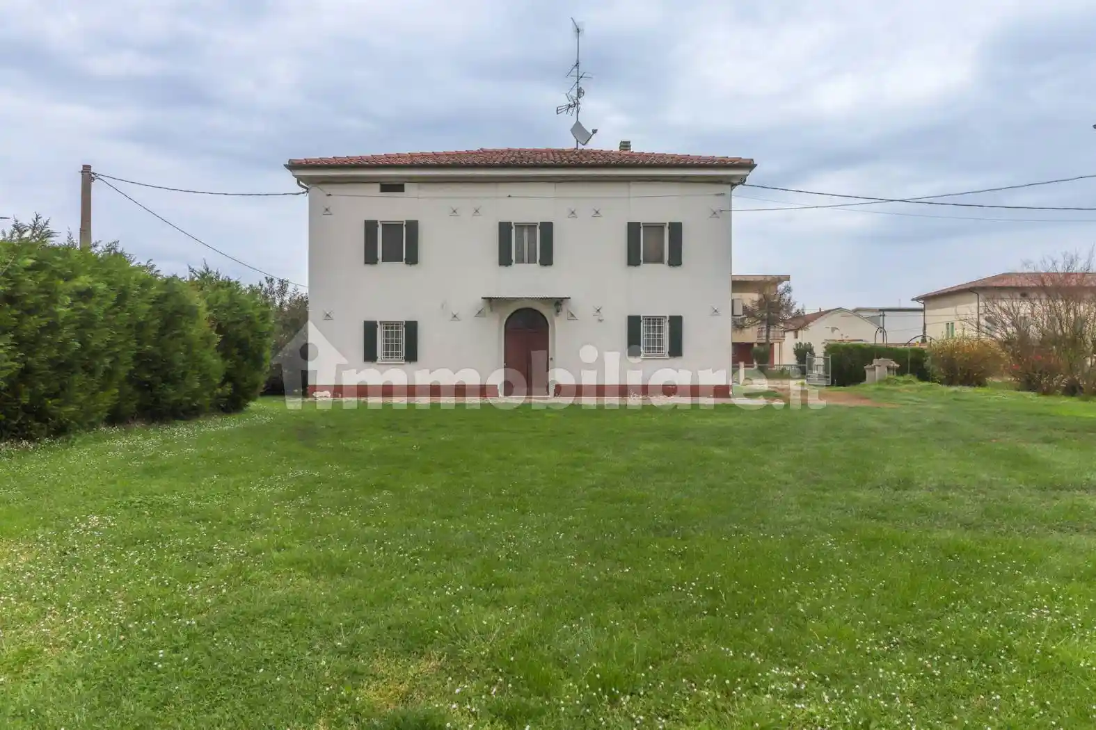 Villa in vendita a Cento