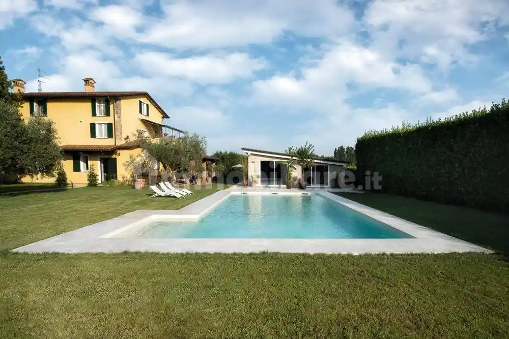 Villa in vendita a Pietrasanta