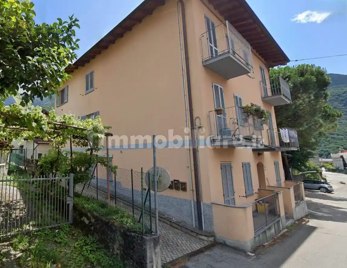 Appartamento in affitto a Colico
