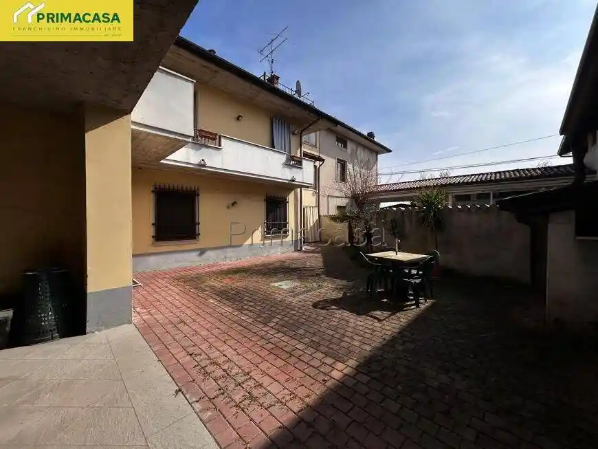 Casa indipendente in vendita a Prevalle