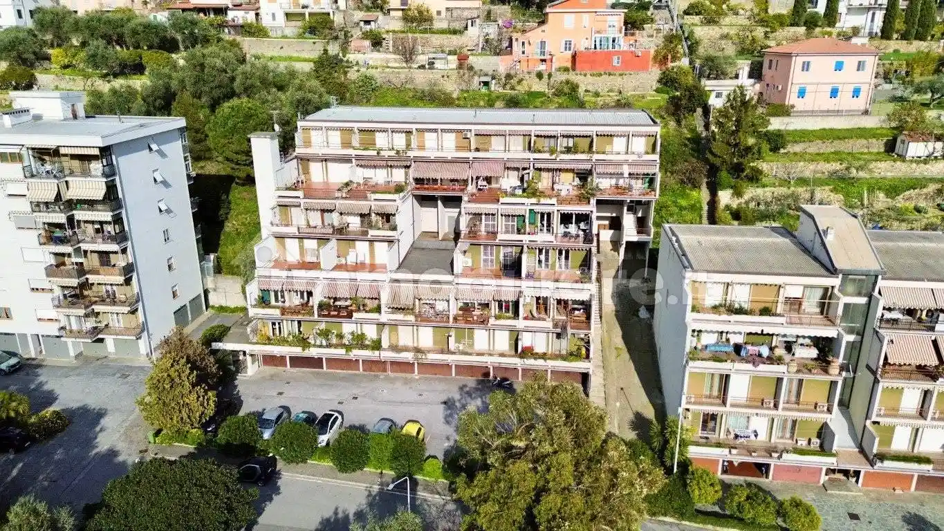 Appartamento in vendita a Imperia