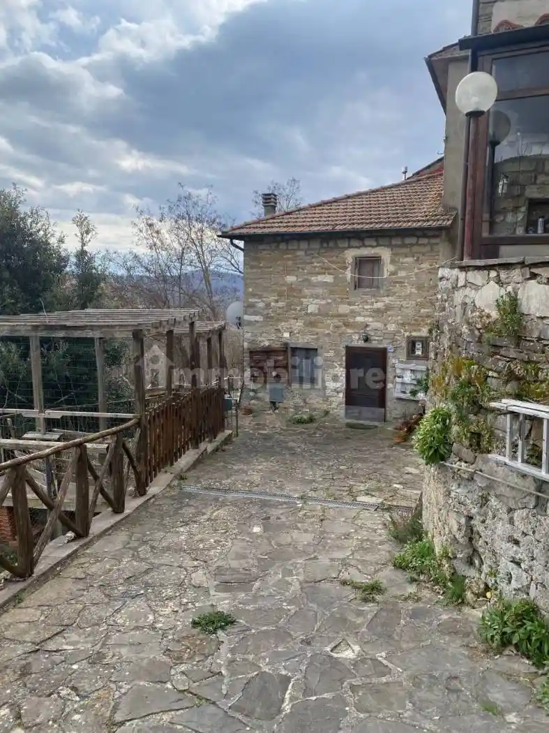 Casa indipendente in vendita a Chiusi della Verna