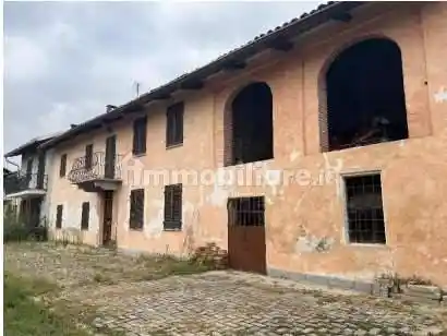 Casa indipendente in vendita a Ferrere