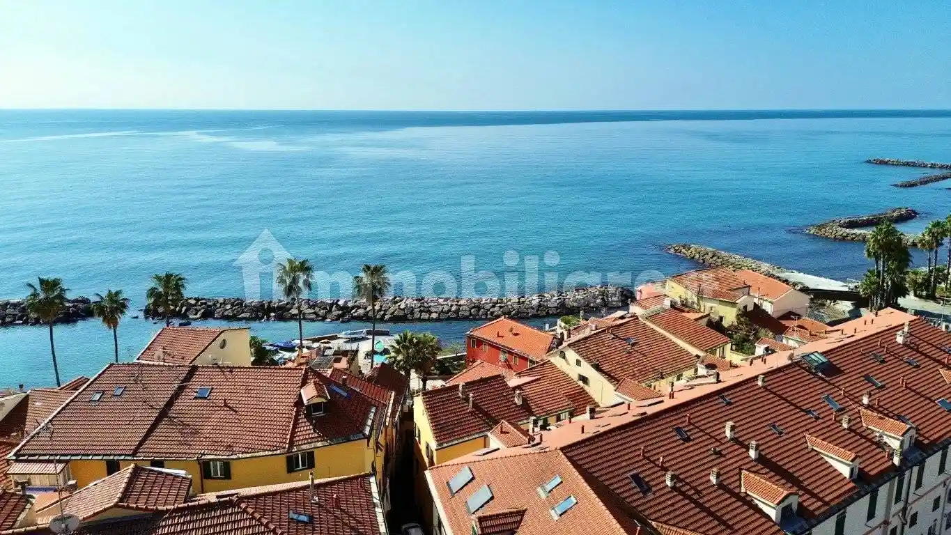 Appartamento in vendita a Imperia