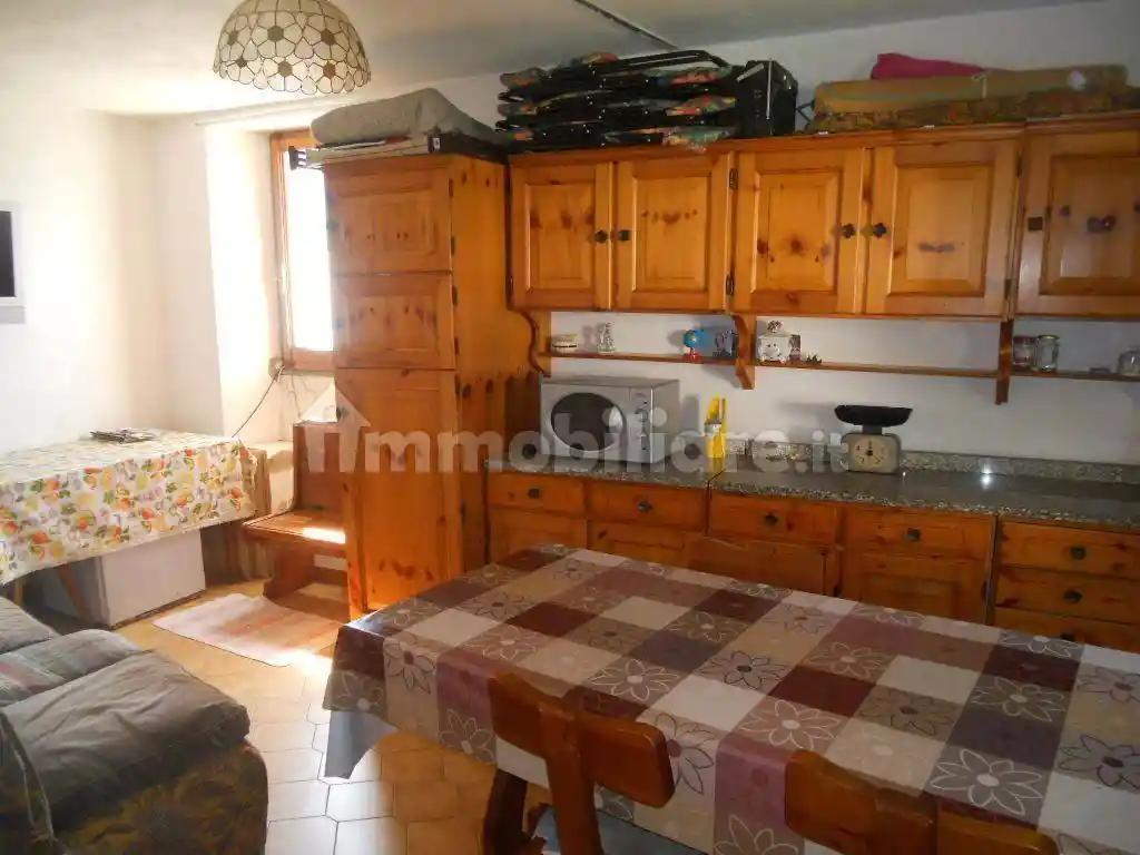 Casa indipendente in vendita a Luni