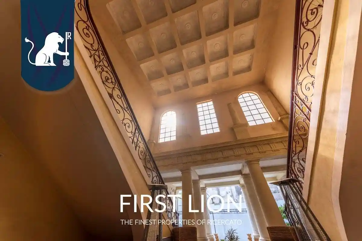 Palazzo - Edificio in vendita a Guagnano