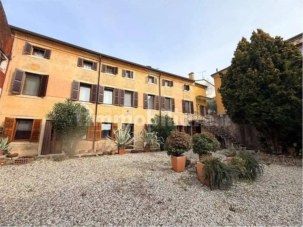 Rustico - Casale in vendita a Cazzano di Tramigna