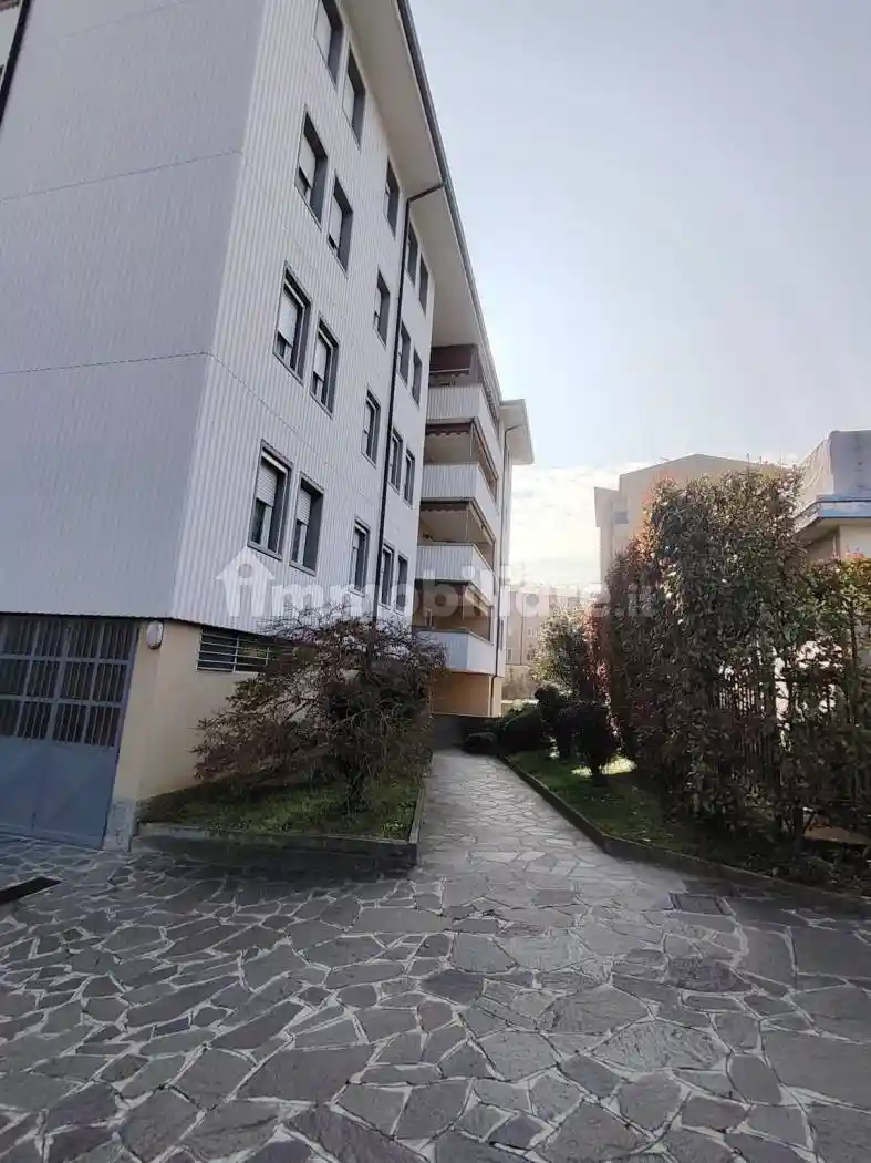 Appartamento in vendita a Cornate d'Adda