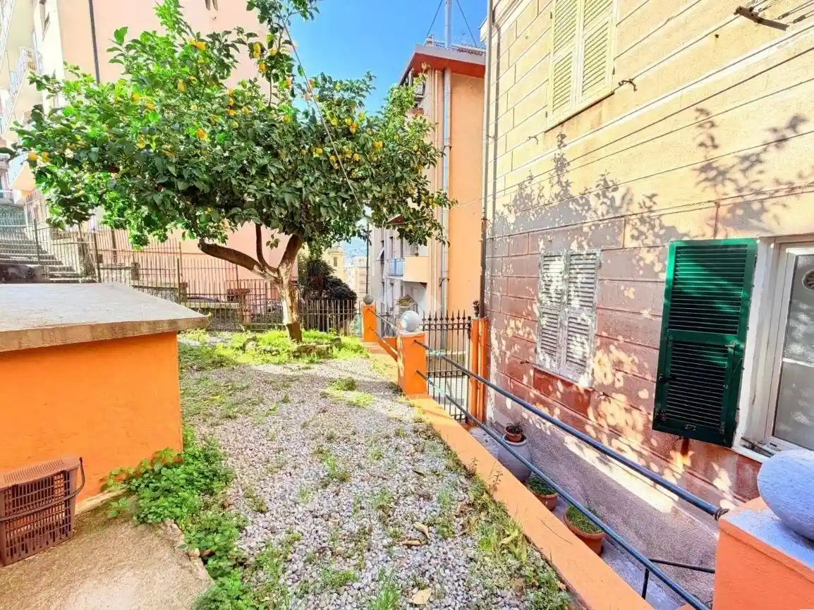 Appartamento in vendita a Genova