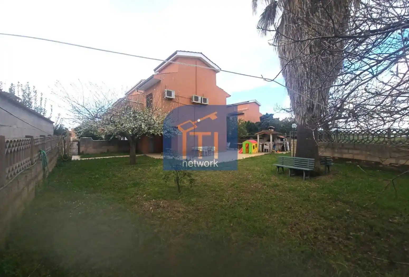 Villetta a schiera in vendita a Pomezia