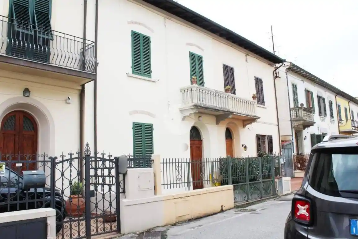 Casa indipendente in vendita a Pistoia
