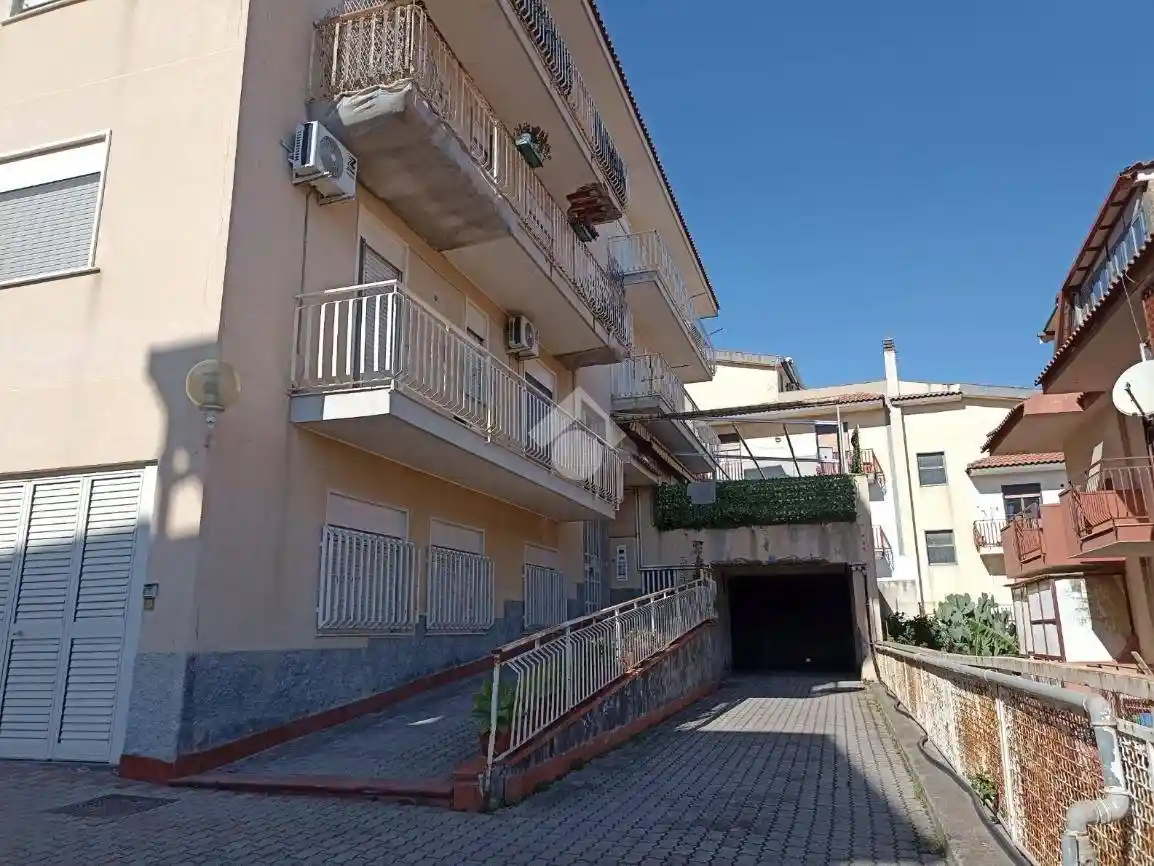 Appartamento in affitto a Giardini-Naxos