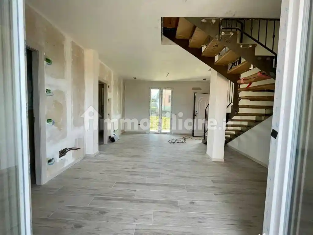 Villetta a schiera in affitto a Daverio