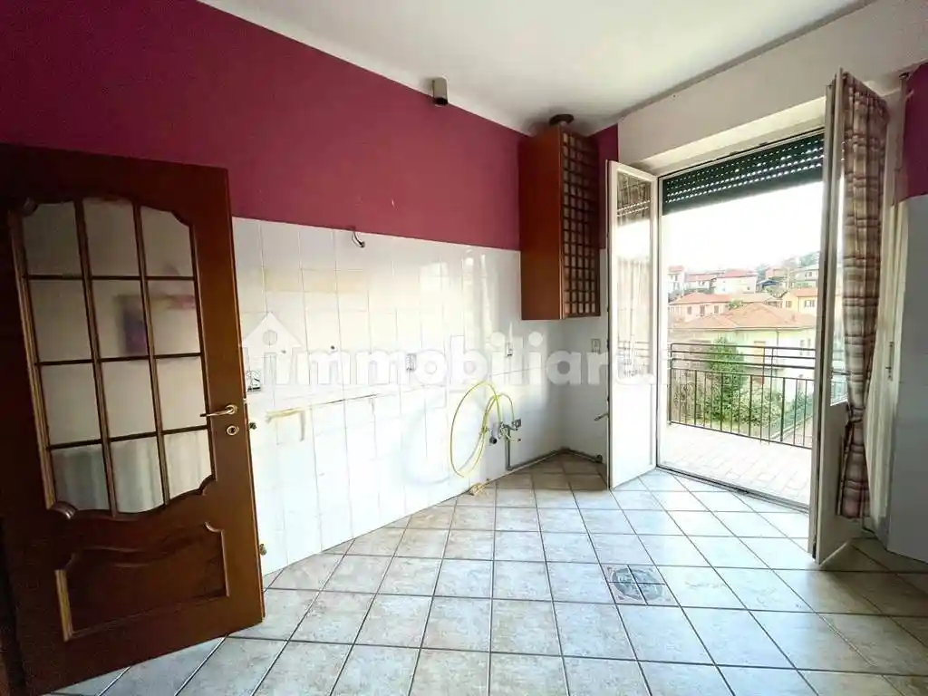 Appartamento in vendita a Gazzada Schianno